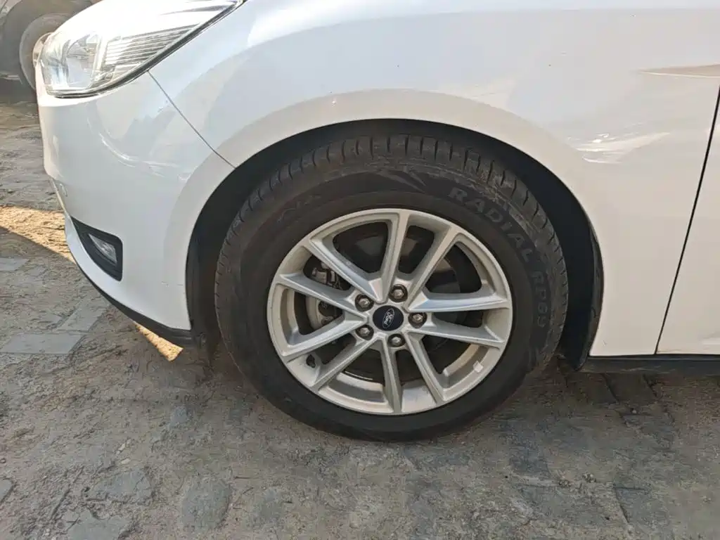 Ford Focus — миниатюра 23