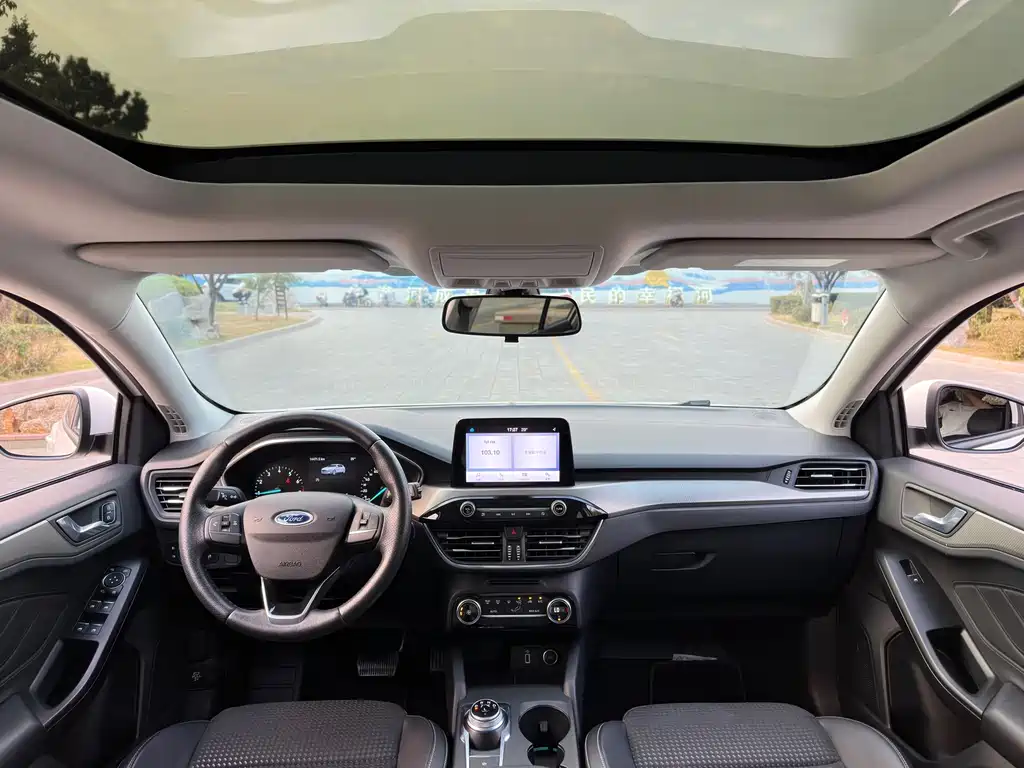 Ford Focus — миниатюра 9