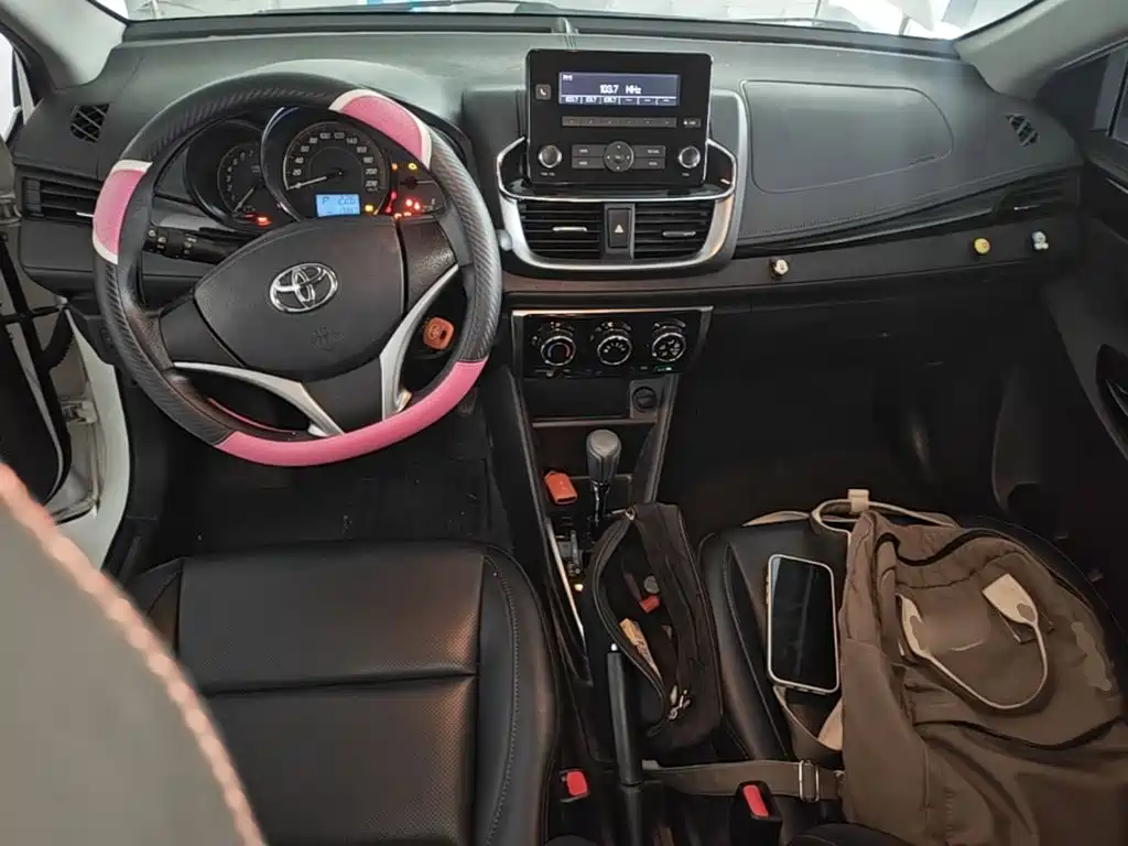 Toyota Yaris L — миниатюра 10