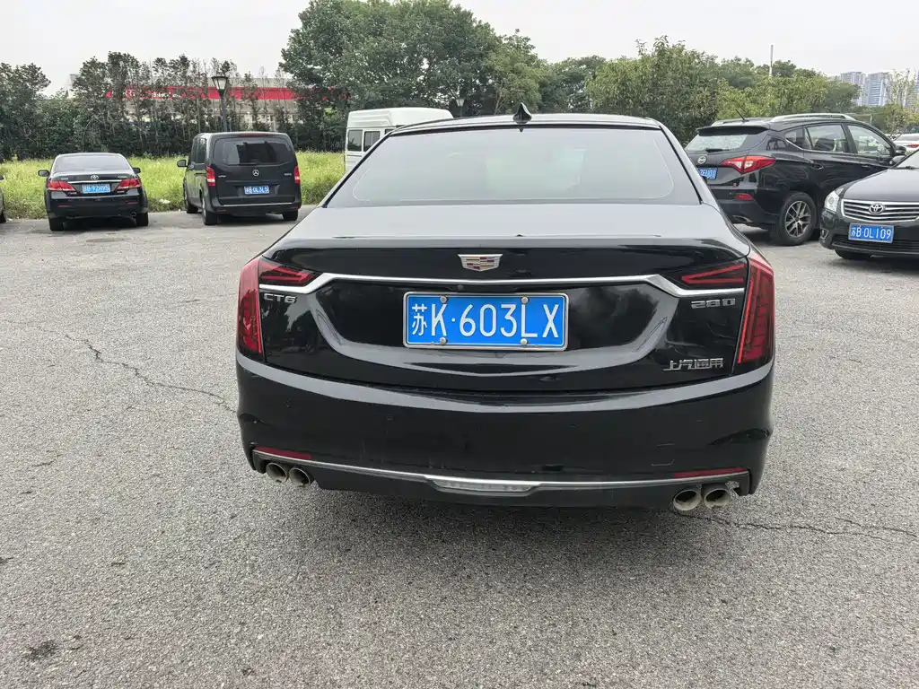 CADILLAC CT6