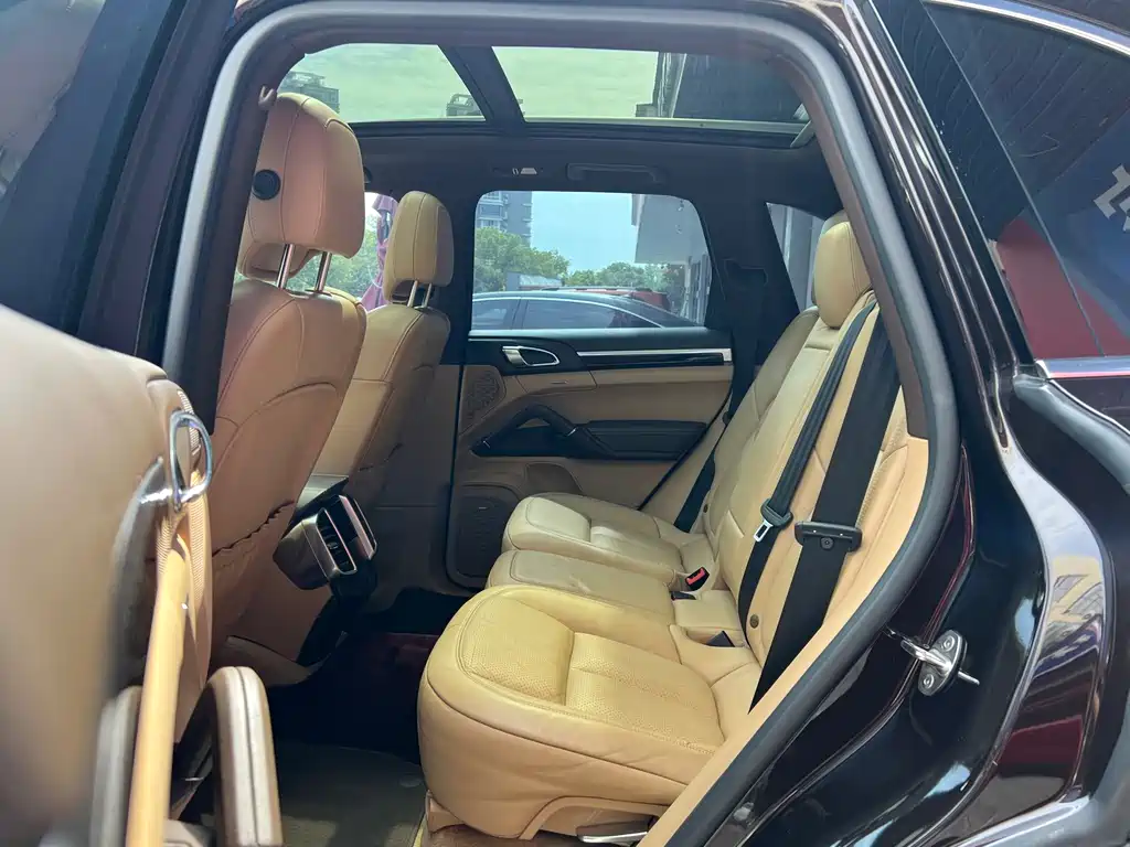 Porsche Cayenne Hybrid — миниатюра 35