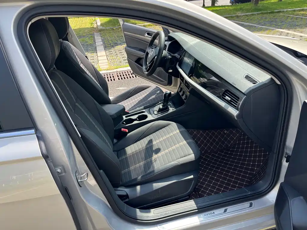 Volkswagen Lavida — миниатюра 10