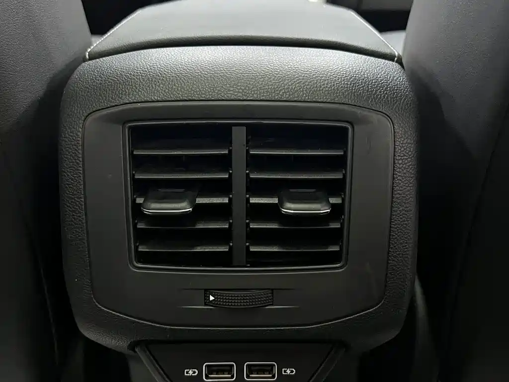 Volkswagen T-Roc — миниатюра 7