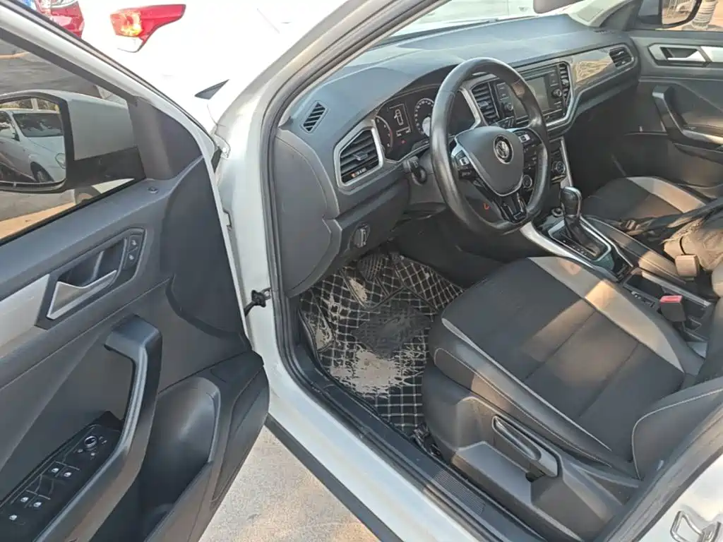Volkswagen T-Roc — миниатюра 16