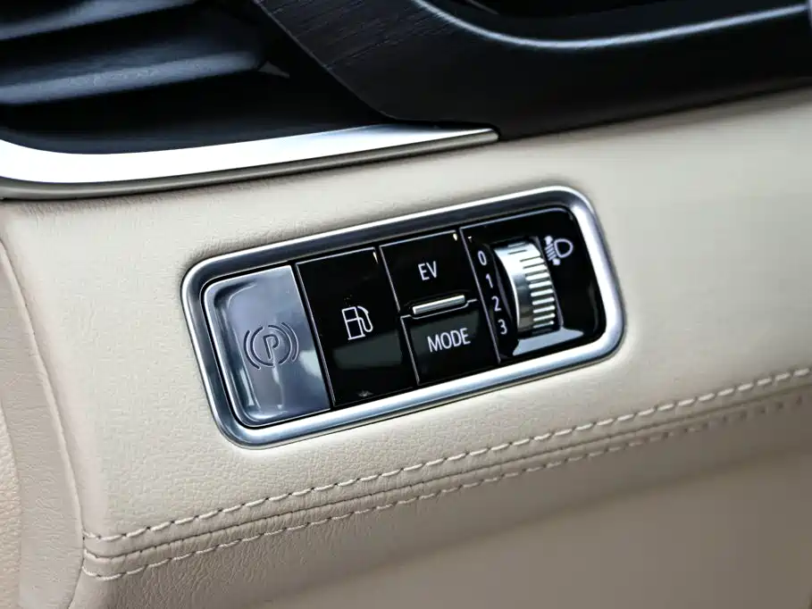 Buick GL8 Hybrid — миниатюра 23