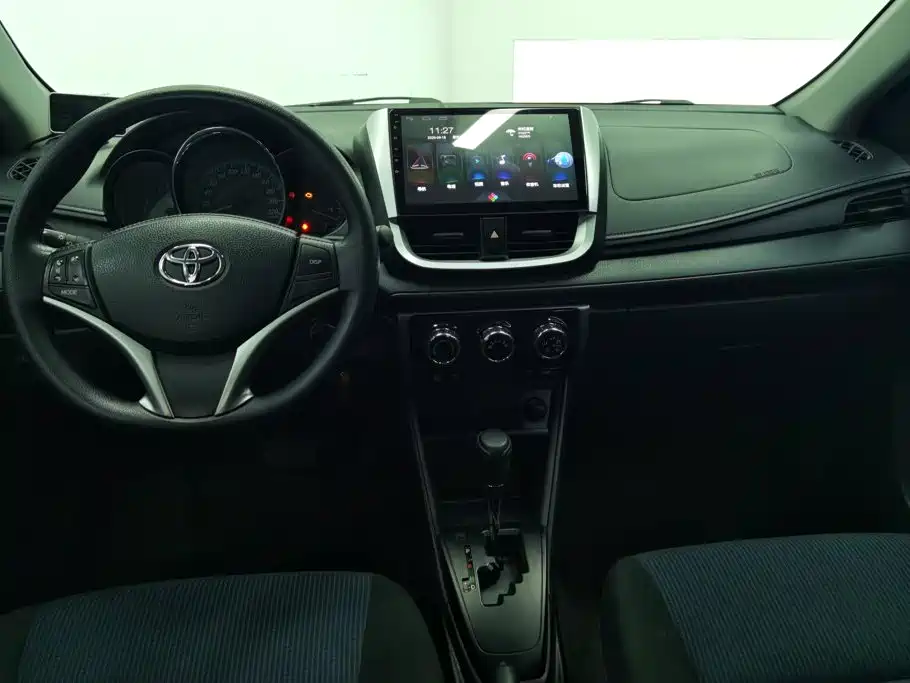 Toyota Yaris L — миниатюра 12