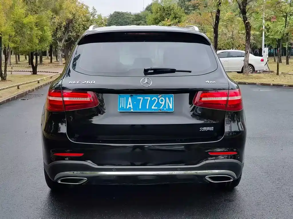MERCEDES-BENZ GLC