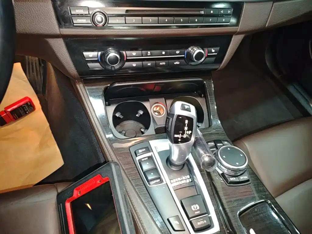 BMW 5 Series — миниатюра 14