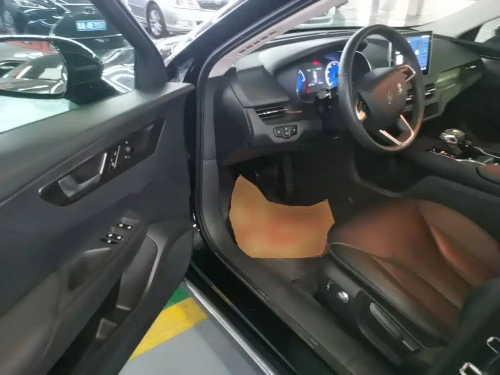 Hongqi Hongqi E-QM5 — миниатюра 16