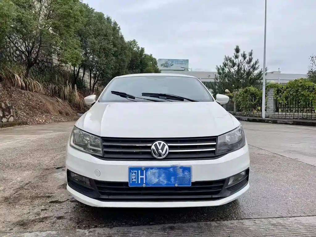 VOLKSWAGEN SANTANA