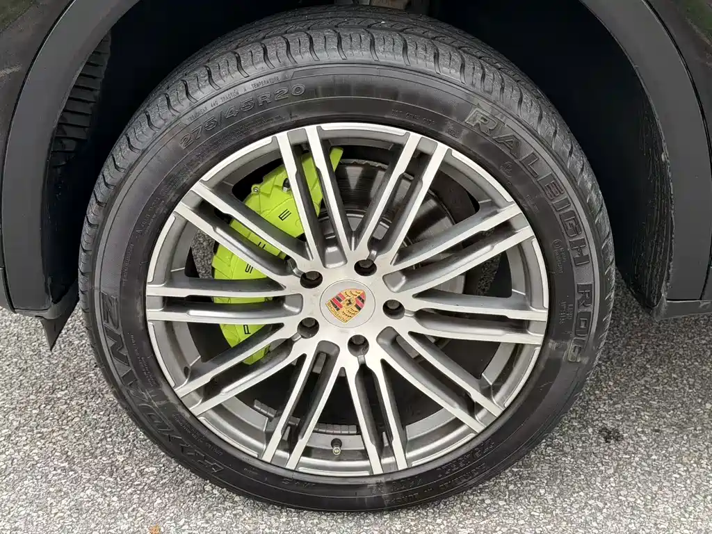 Porsche Cayenne — миниатюра 9