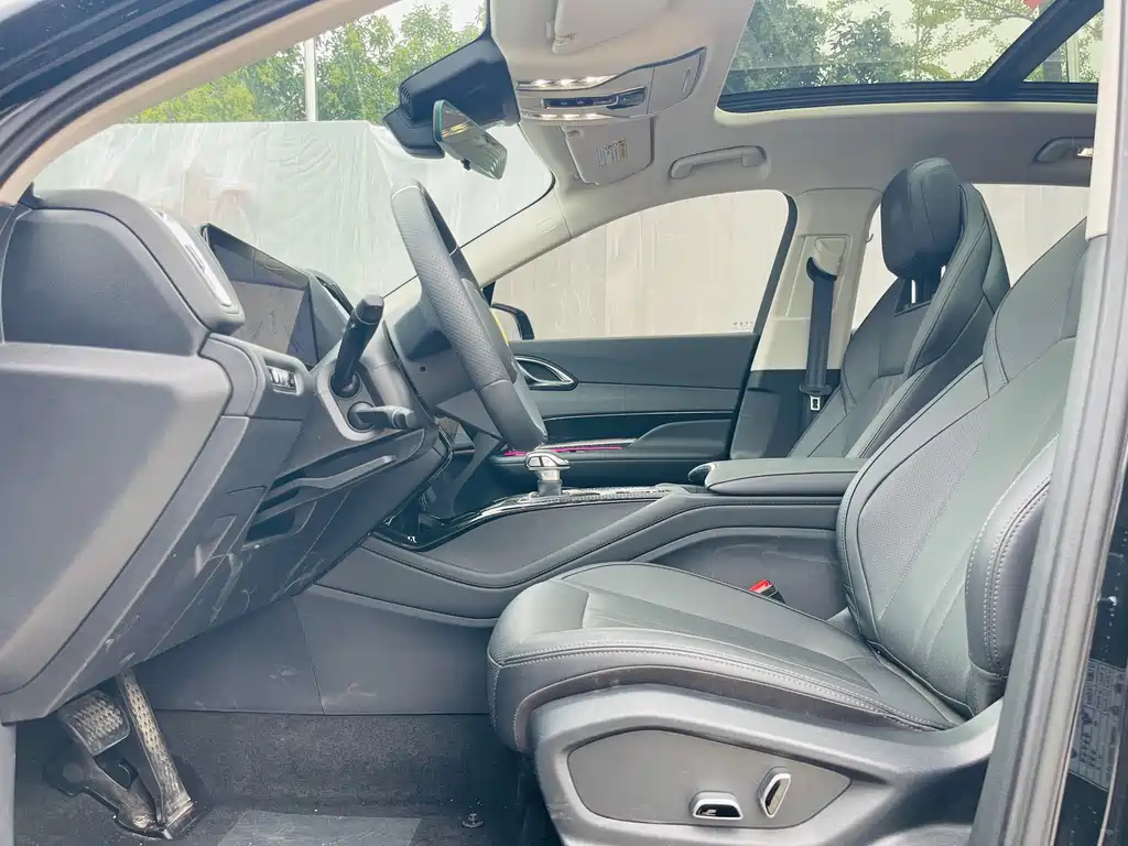 Hongqi Hongqi HS3 PHEV — миниатюра 6