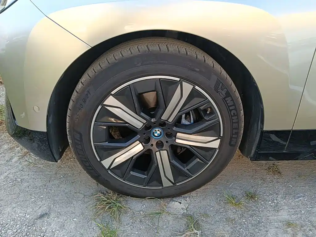 BMW iX — миниатюра 23