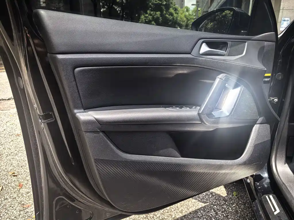 Peugeot 408 — миниатюра 13