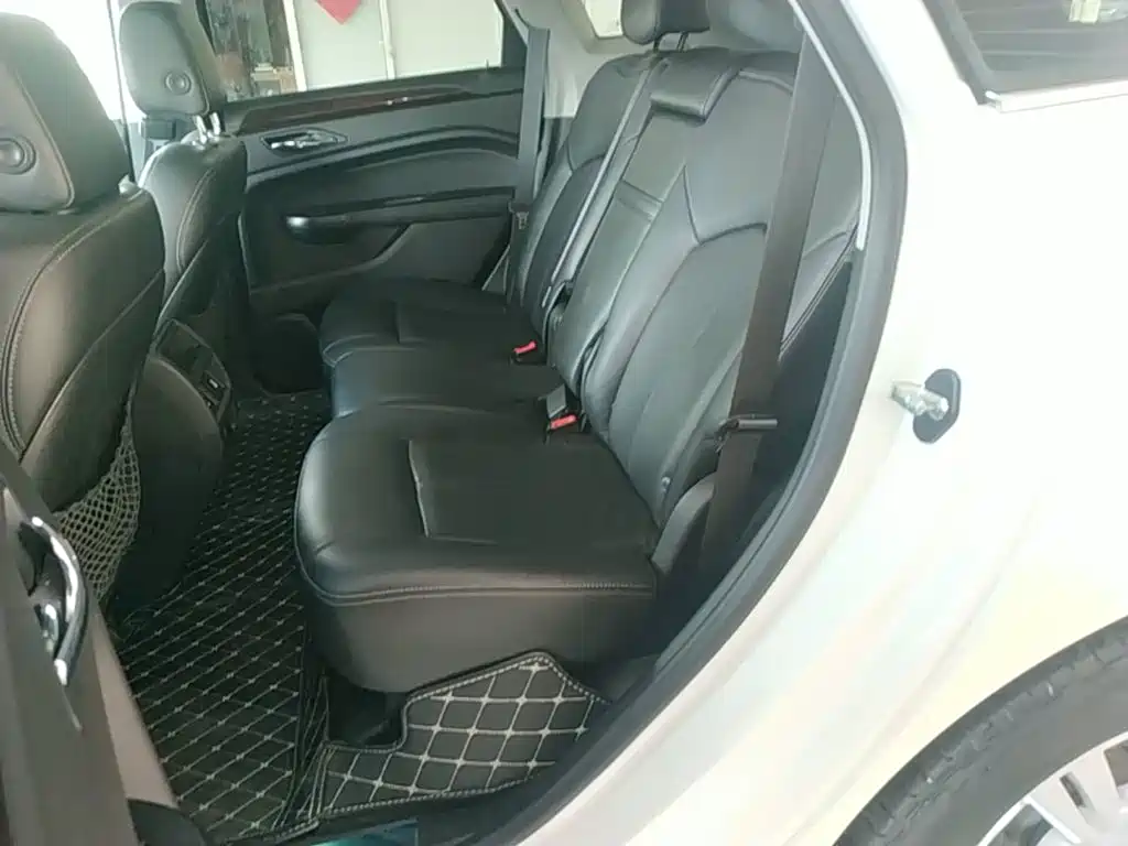 Cadillac SRX — миниатюра 17