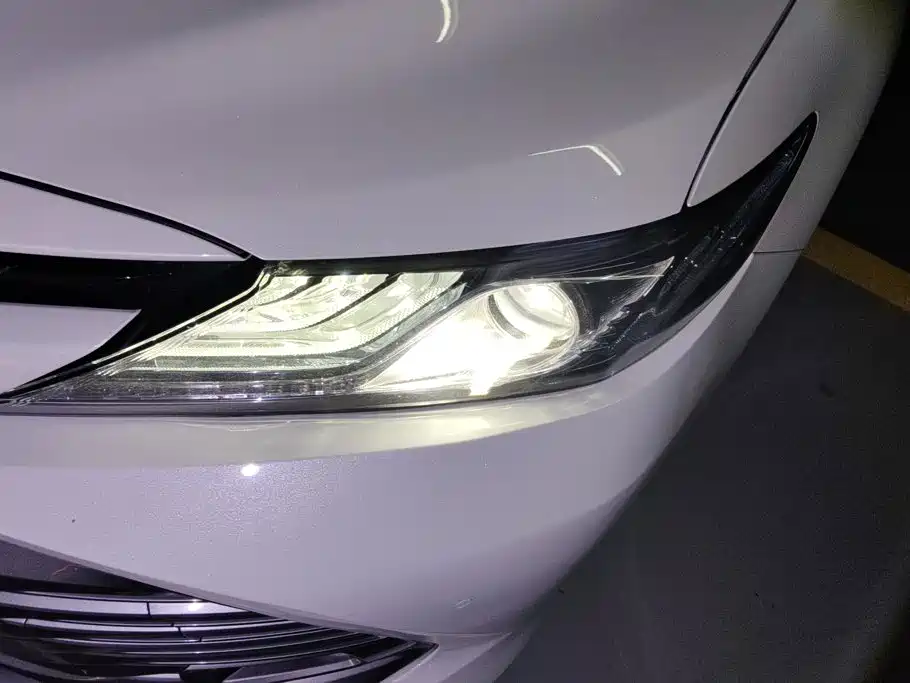 Toyota Camry — миниатюра 5
