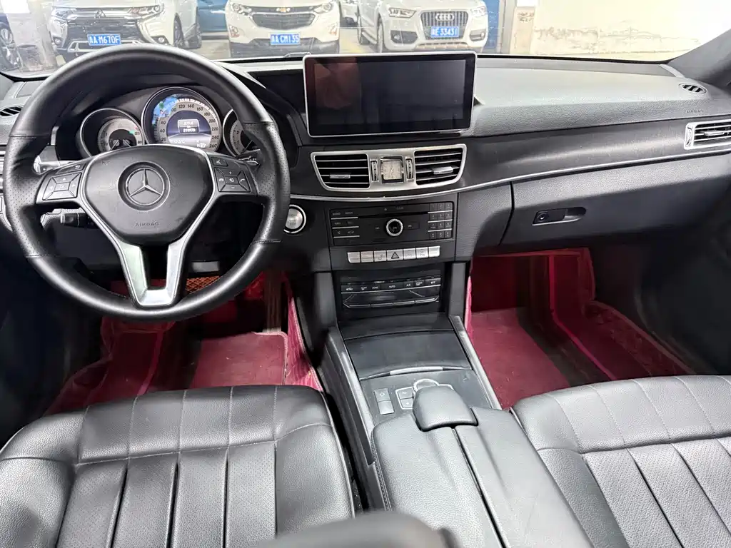 Mercedes-Benz E-Class — миниатюра 13
