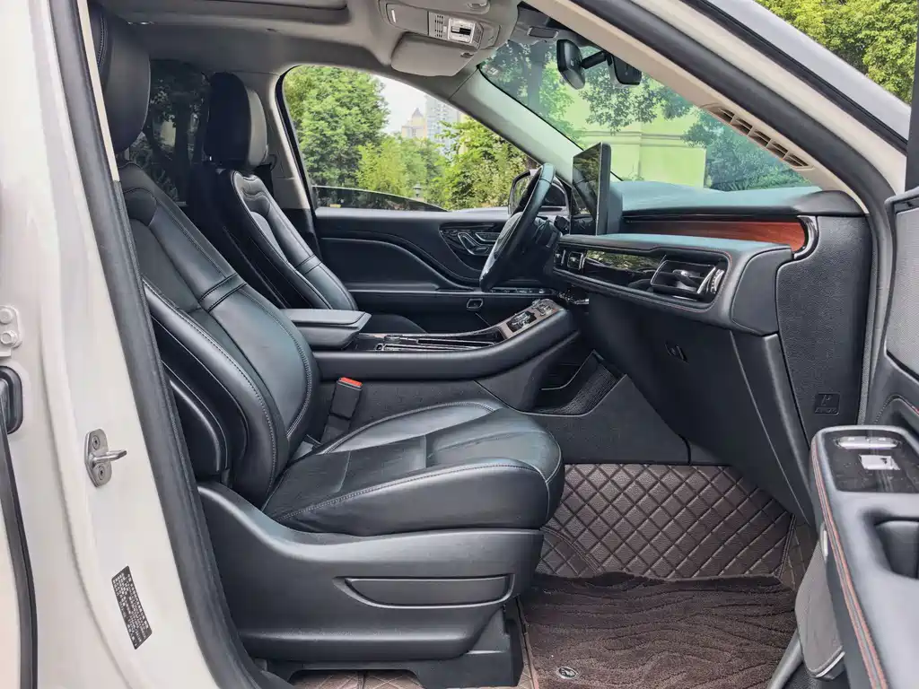 Lincoln Aviator — миниатюра 10