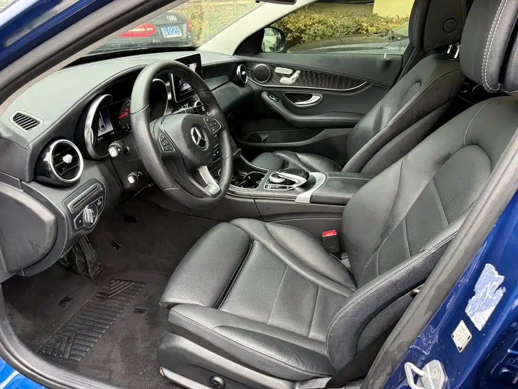 Mercedes-Benz C-Class — миниатюра 6