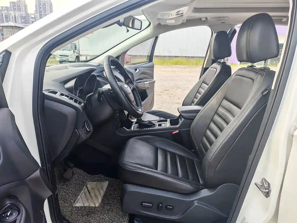 Ford Kuga — миниатюра 5
