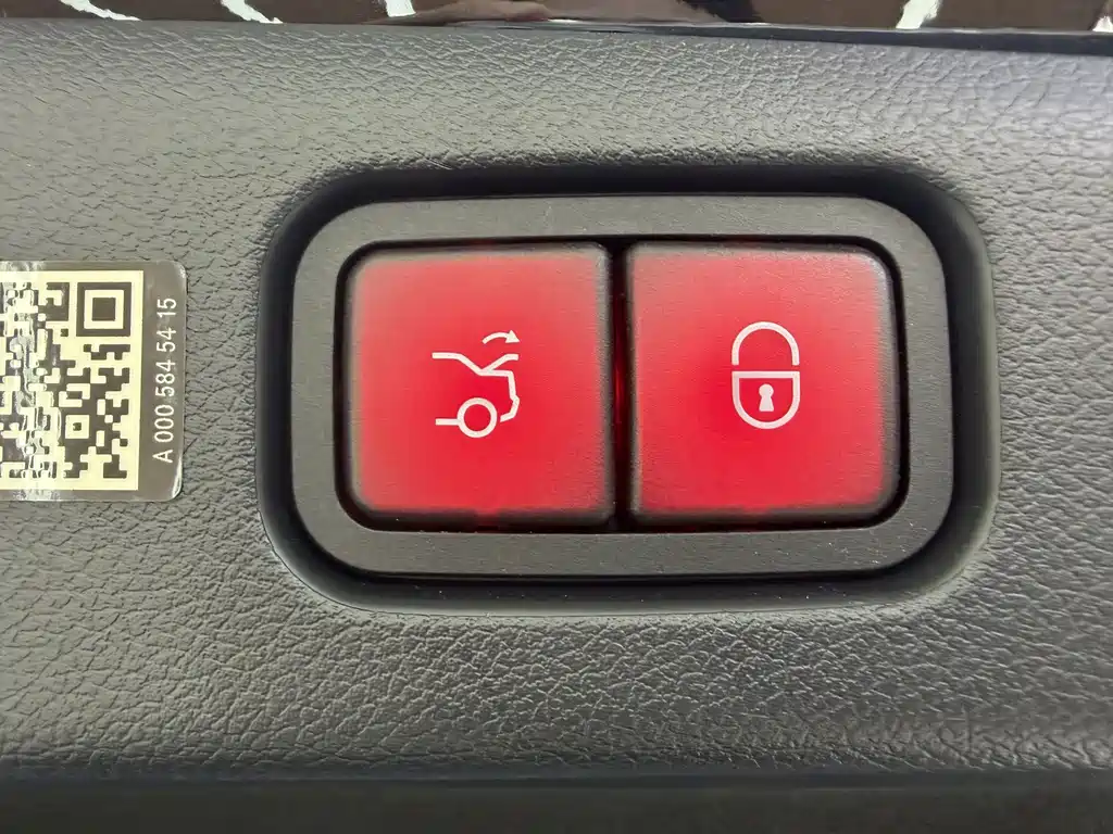 Mercedes-Benz E-Class New Energy — миниатюра 19