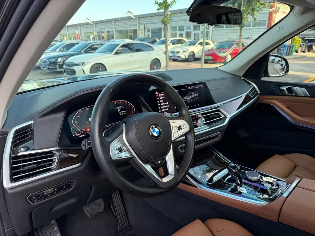 BMW X7 — миниатюра 9