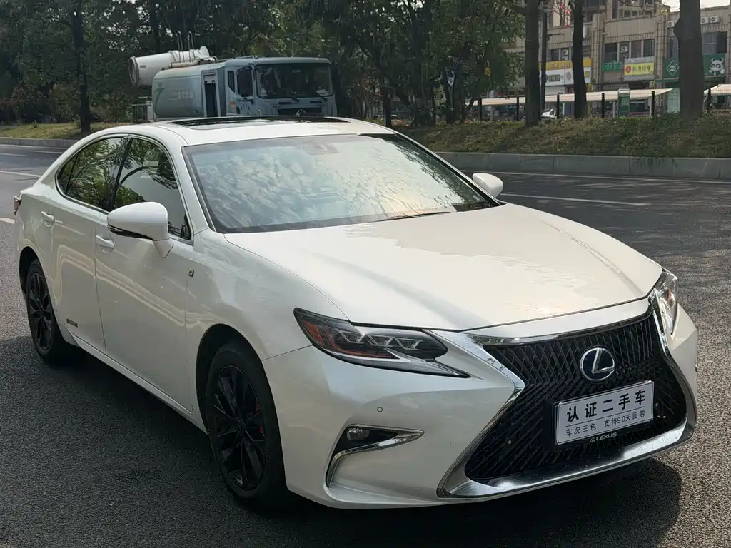 Lexus ES 2013 300h Elite