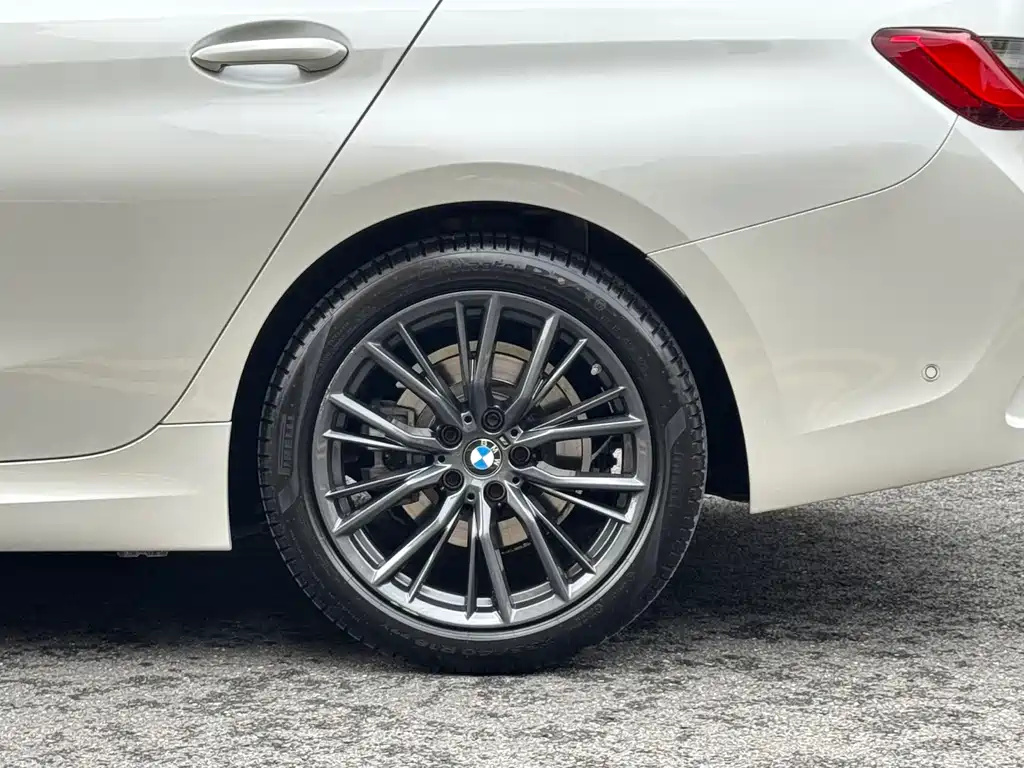 BMW 3 Series — миниатюра 25