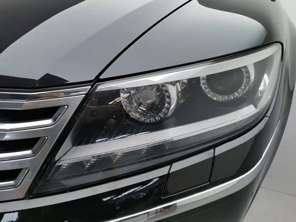 Volkswagen Phaeton — миниатюра 7