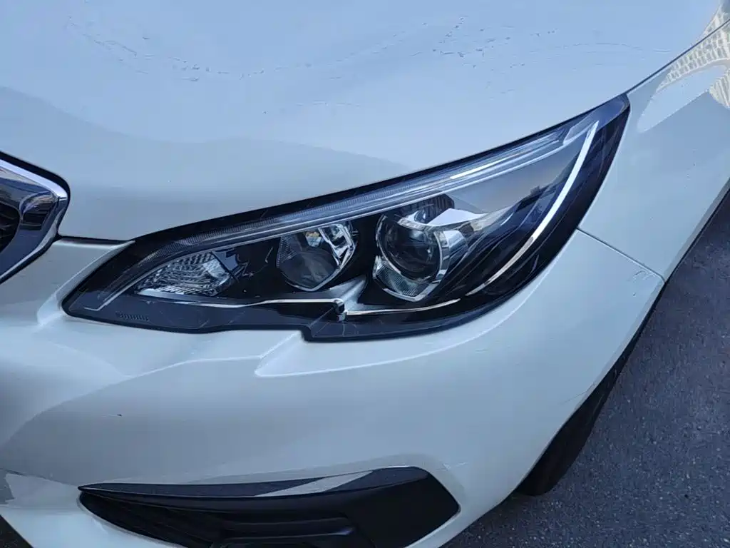 Peugeot 308 — миниатюра 24