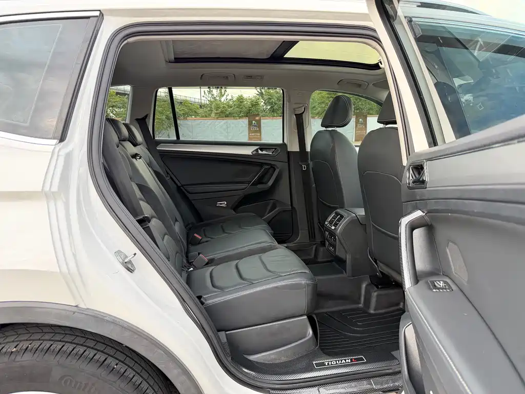 Volkswagen Tiguan L — миниатюра 16