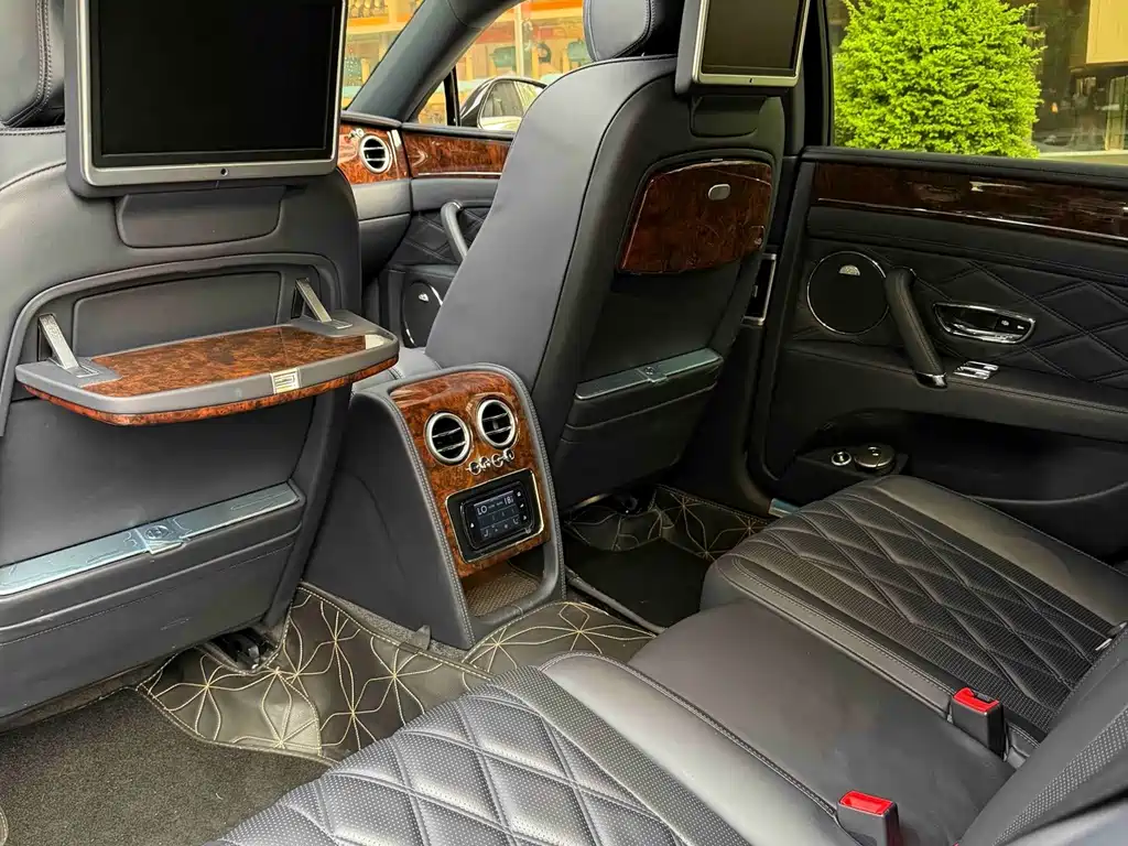 Bentley Flying Spur — миниатюра 5