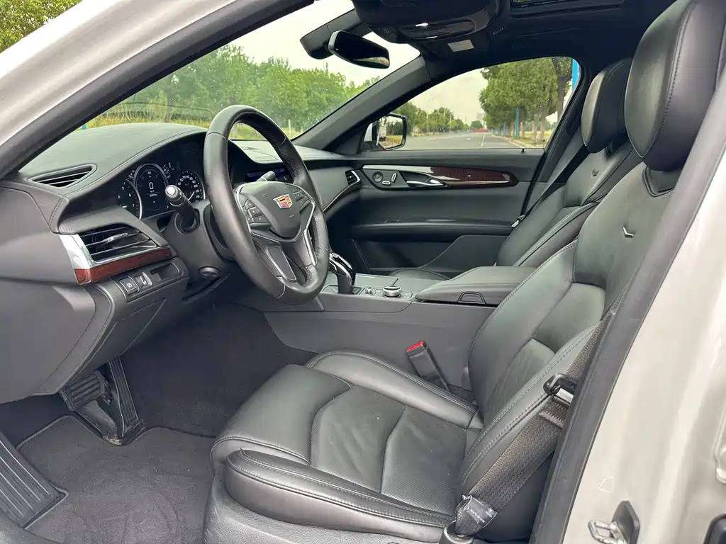 Cadillac CT6 — миниатюра 8