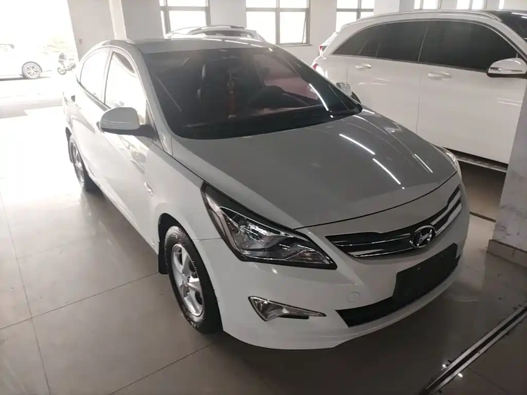 Hyundai Verna — миниатюра 4