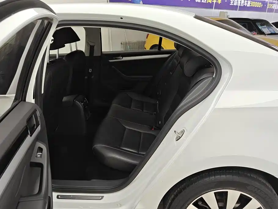 Volkswagen Sagitar — миниатюра 11