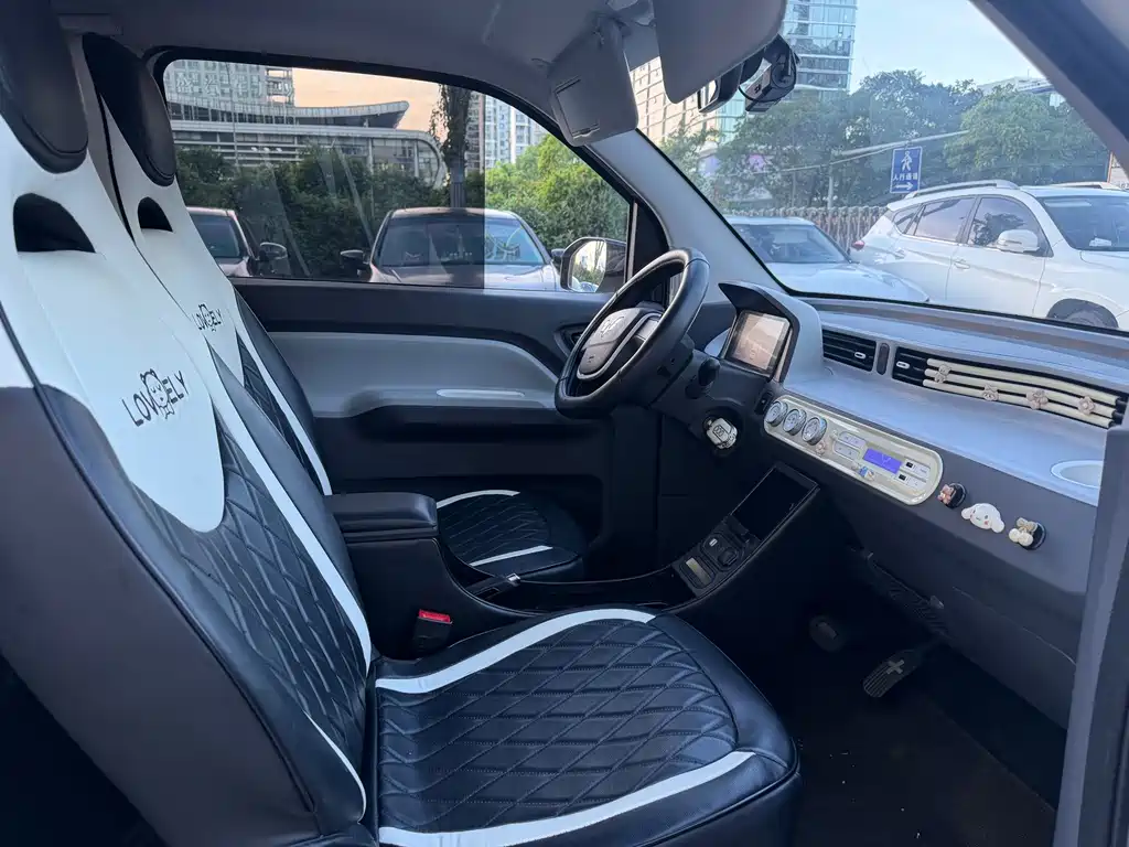 Wuling MINIEV — миниатюра 11