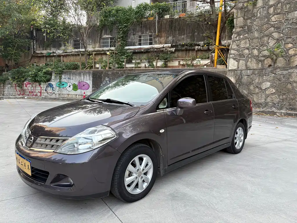 Nissan Tiida — миниатюра 3