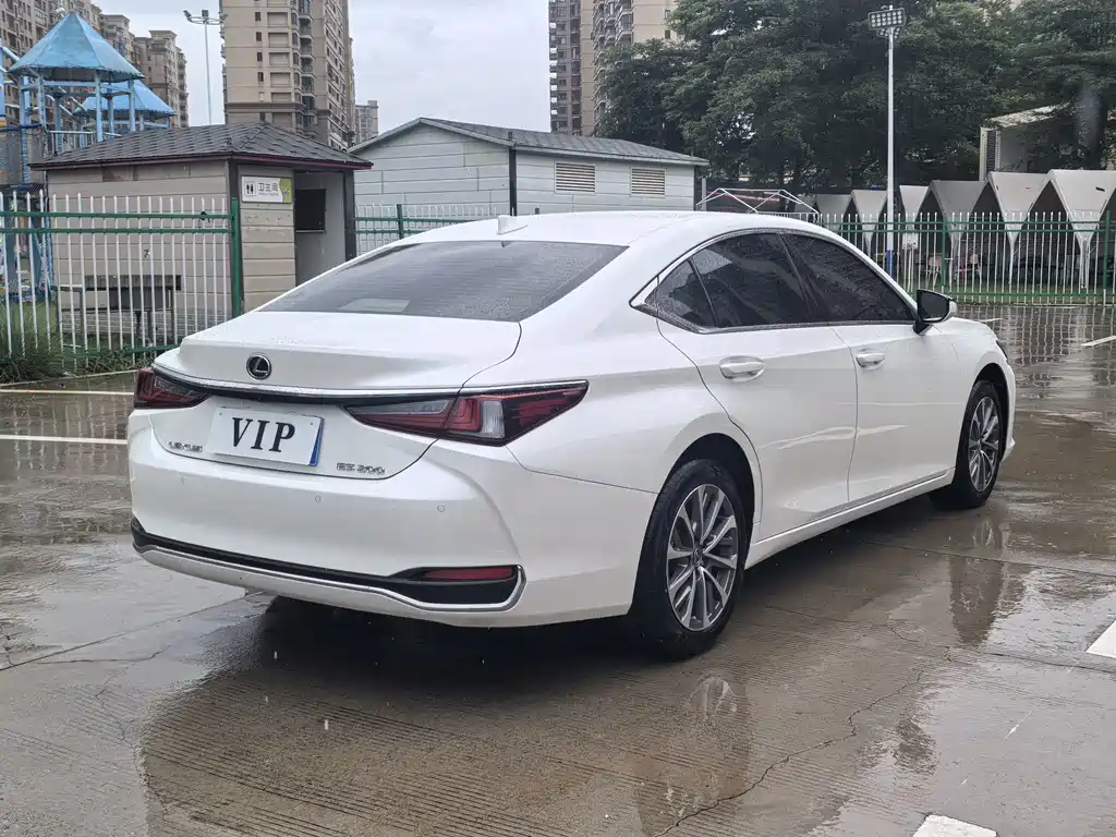 Lexus ES — миниатюра 7
