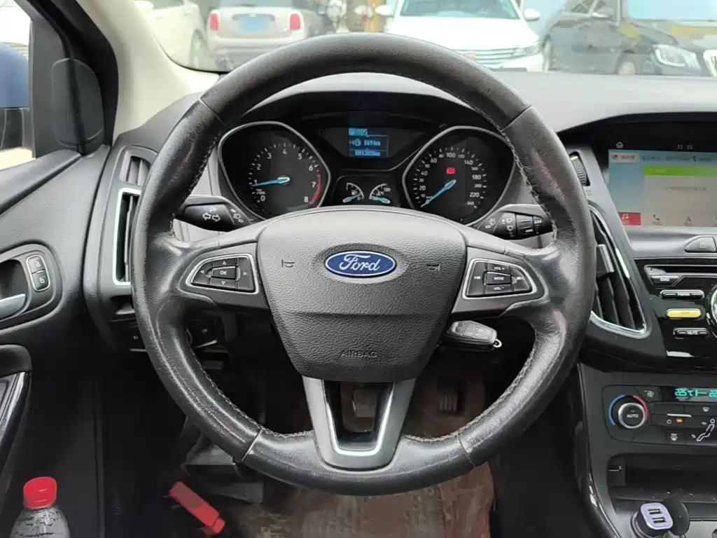 Ford Focus — миниатюра 11