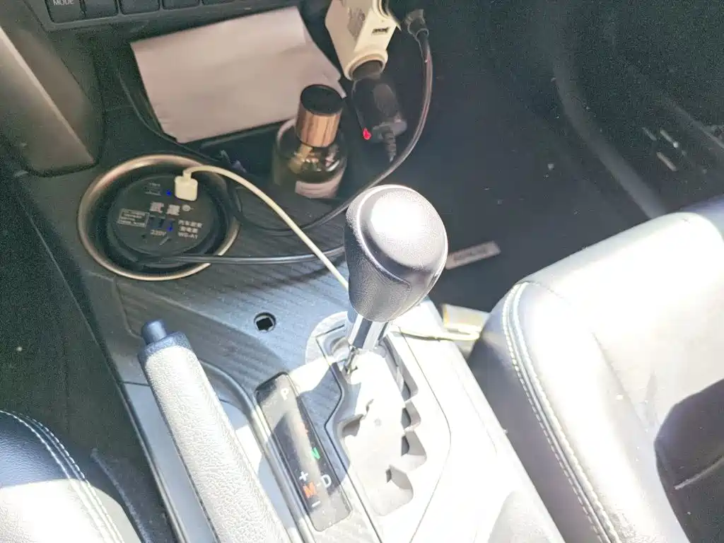 Toyota RAV4 — миниатюра 10