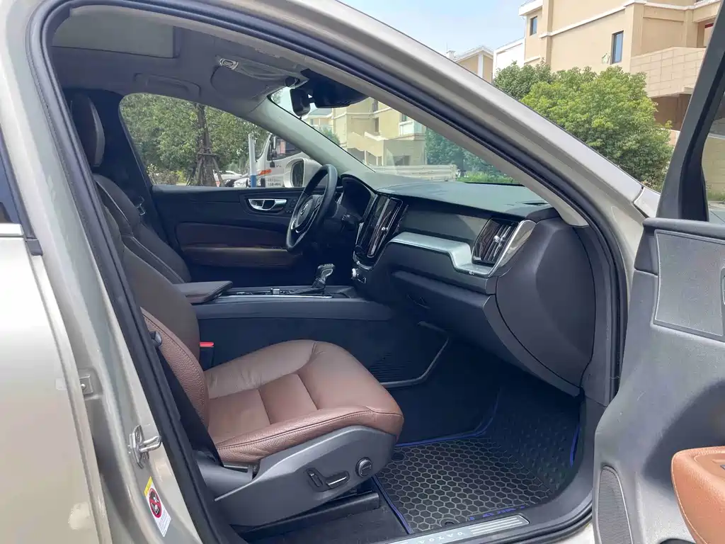 Volvo XC60 — миниатюра 10