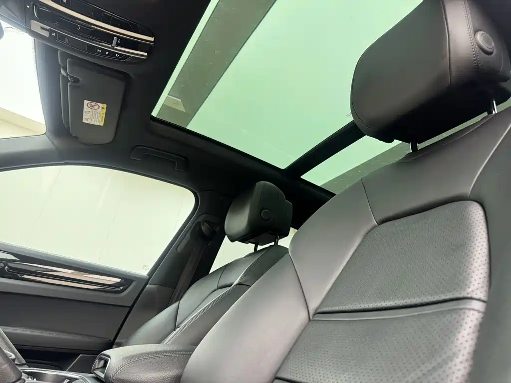Porsche Cayenne — миниатюра 17