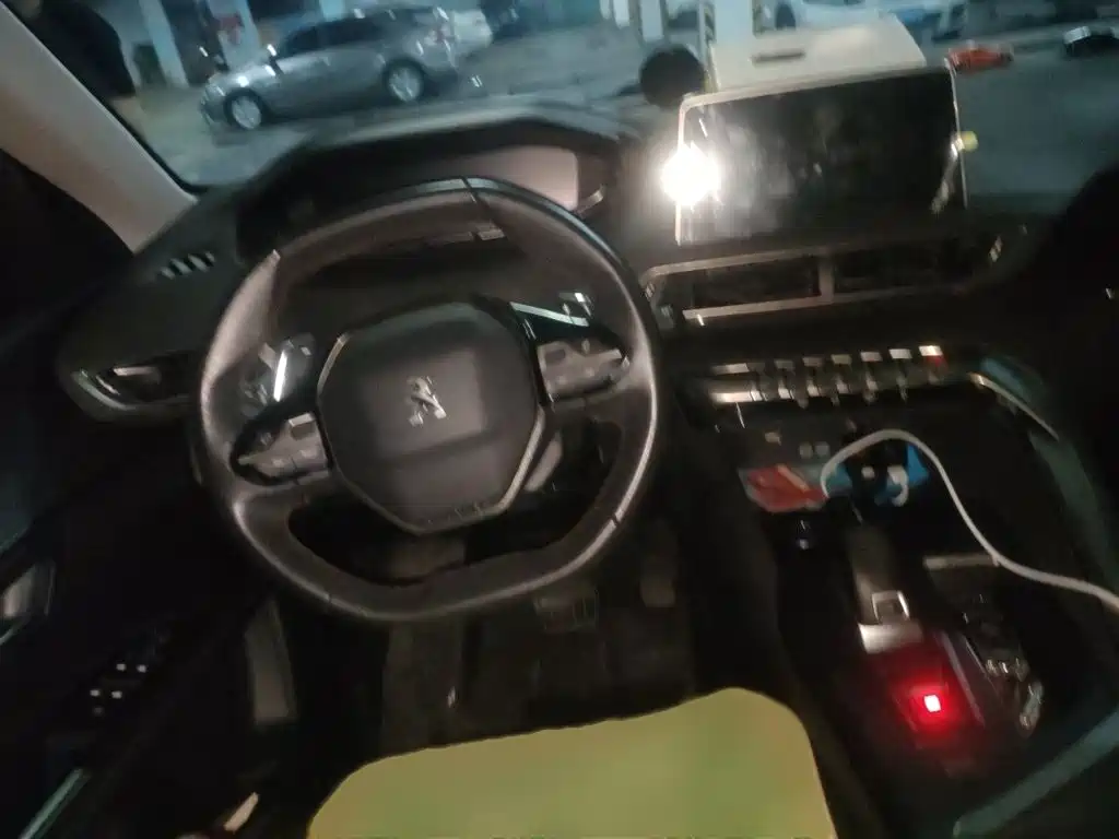 Peugeot 4008 — миниатюра 3