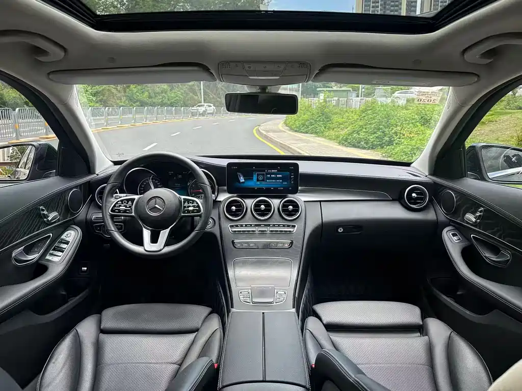 Mercedes-Benz C-Class — миниатюра 8