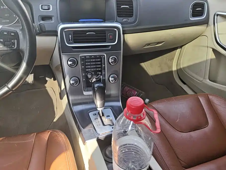 Volvo S60 (Import) — миниатюра 16