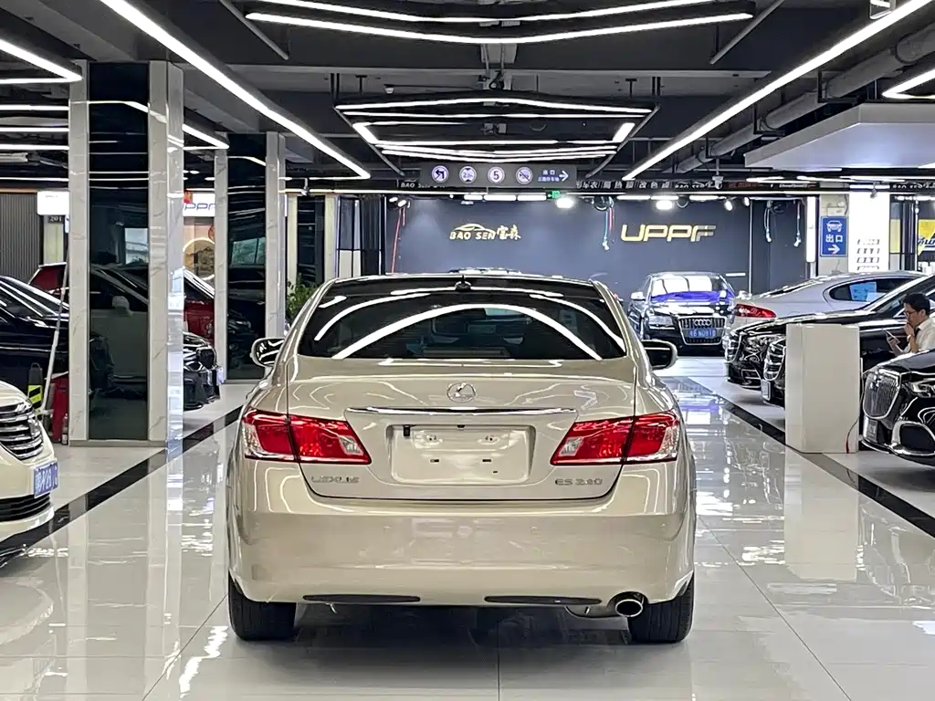 Lexus ES — миниатюра 47