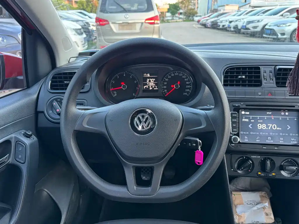 Volkswagen Polo — миниатюра 11