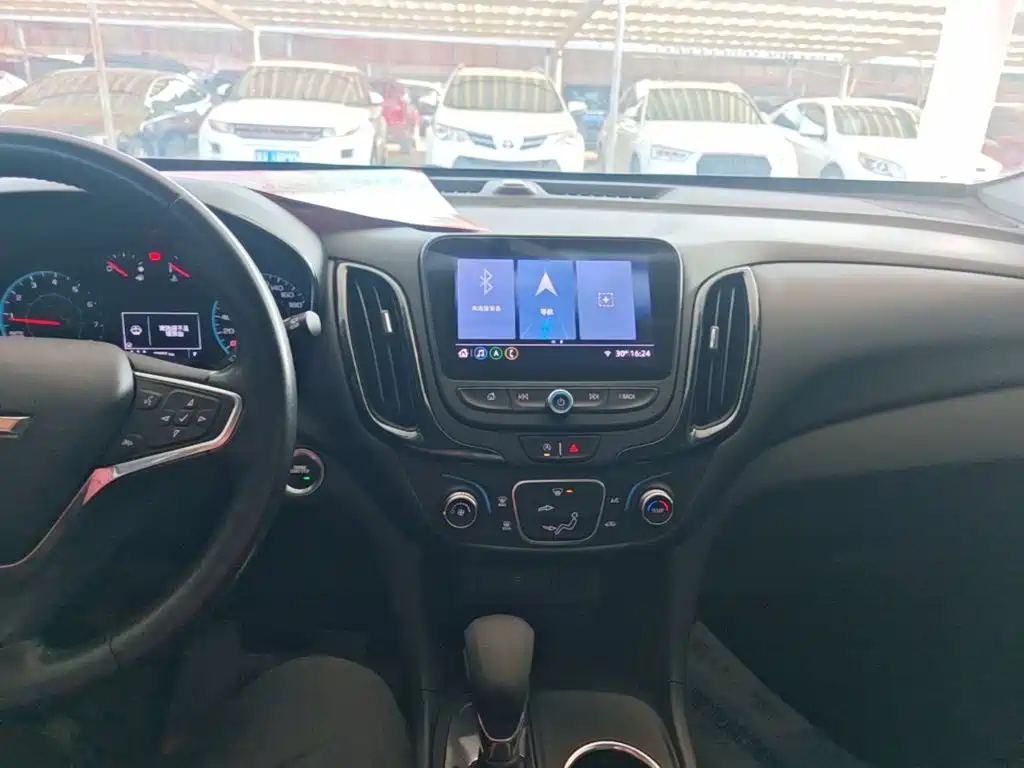 Chevrolet Equinox — миниатюра 10