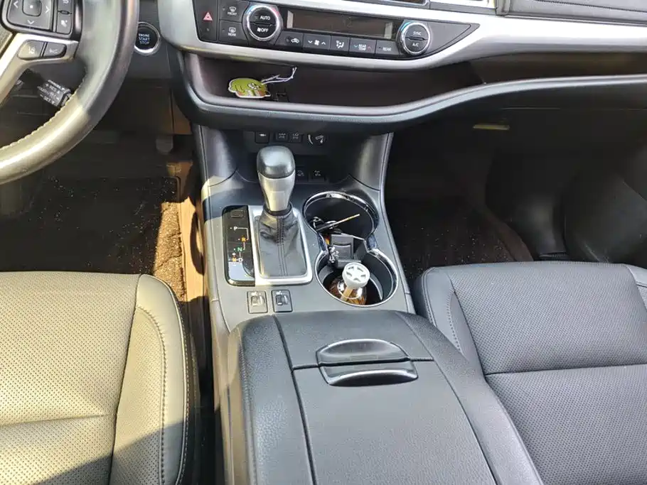 Toyota Highlander — миниатюра 16