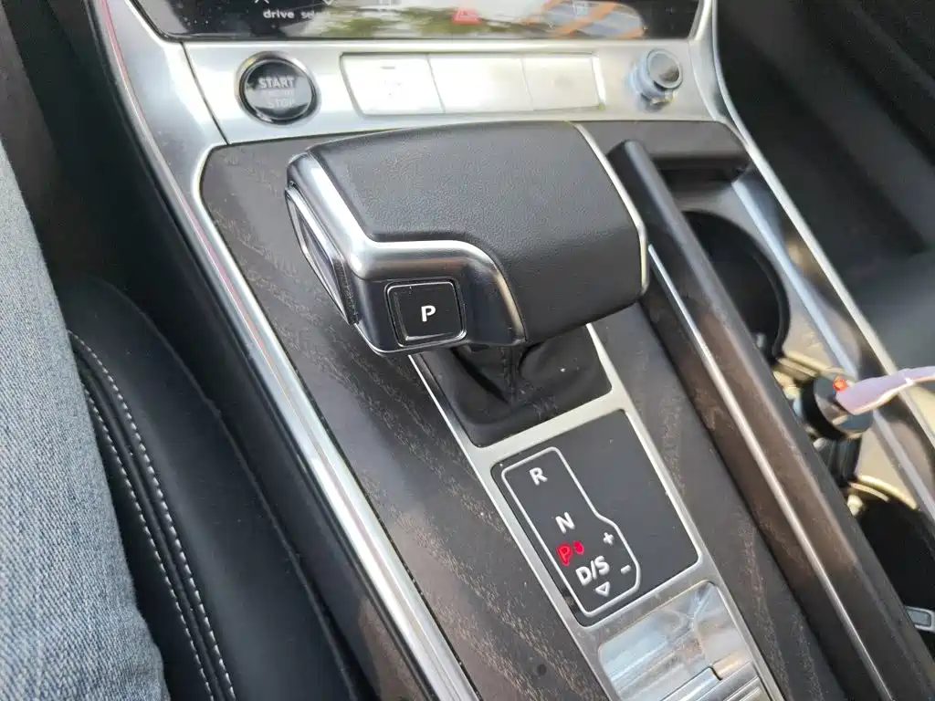 Audi A6L — миниатюра 10